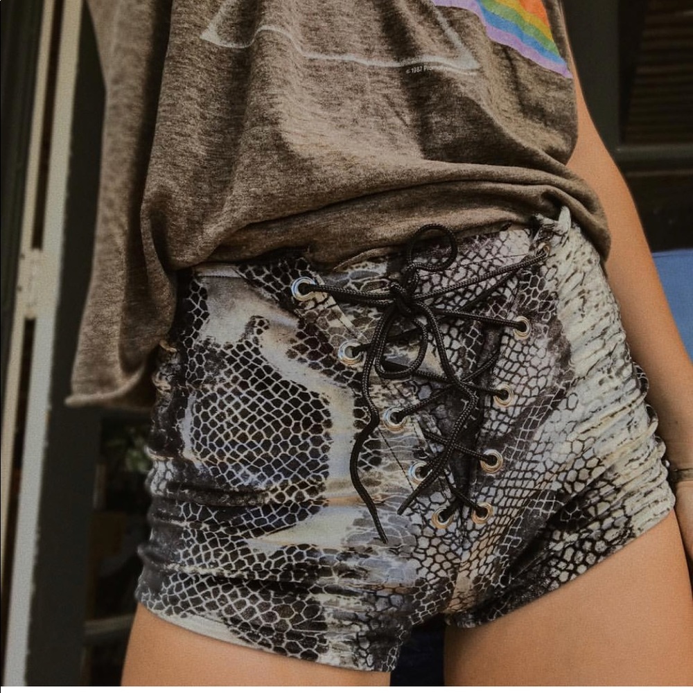 Snake print shorts XS Free People Spell Gypsy
